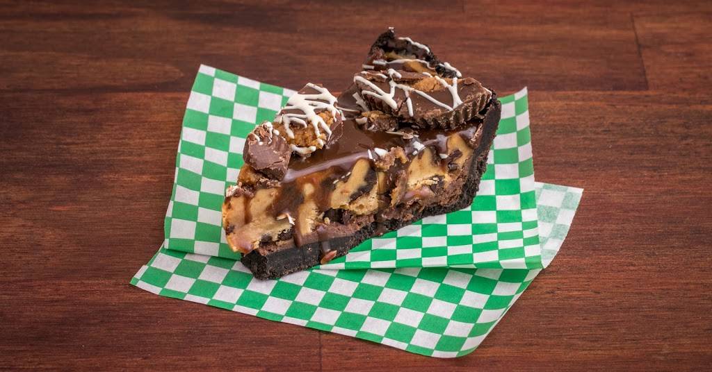 Fratellis Corner Crust Pizzeria | restaurant | 377 John Fitch Hwy, Fitchburg, MA 01420, USA | 5087992500 OR +1 508-799-2500