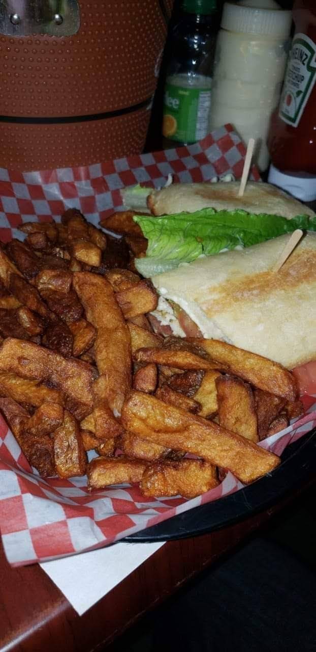 Bar Jo | restaurant | 6656 Rue Beaubien E, Montréal, QC H1M 3B3, Canada | 5142549439 OR +1 514-254-9439