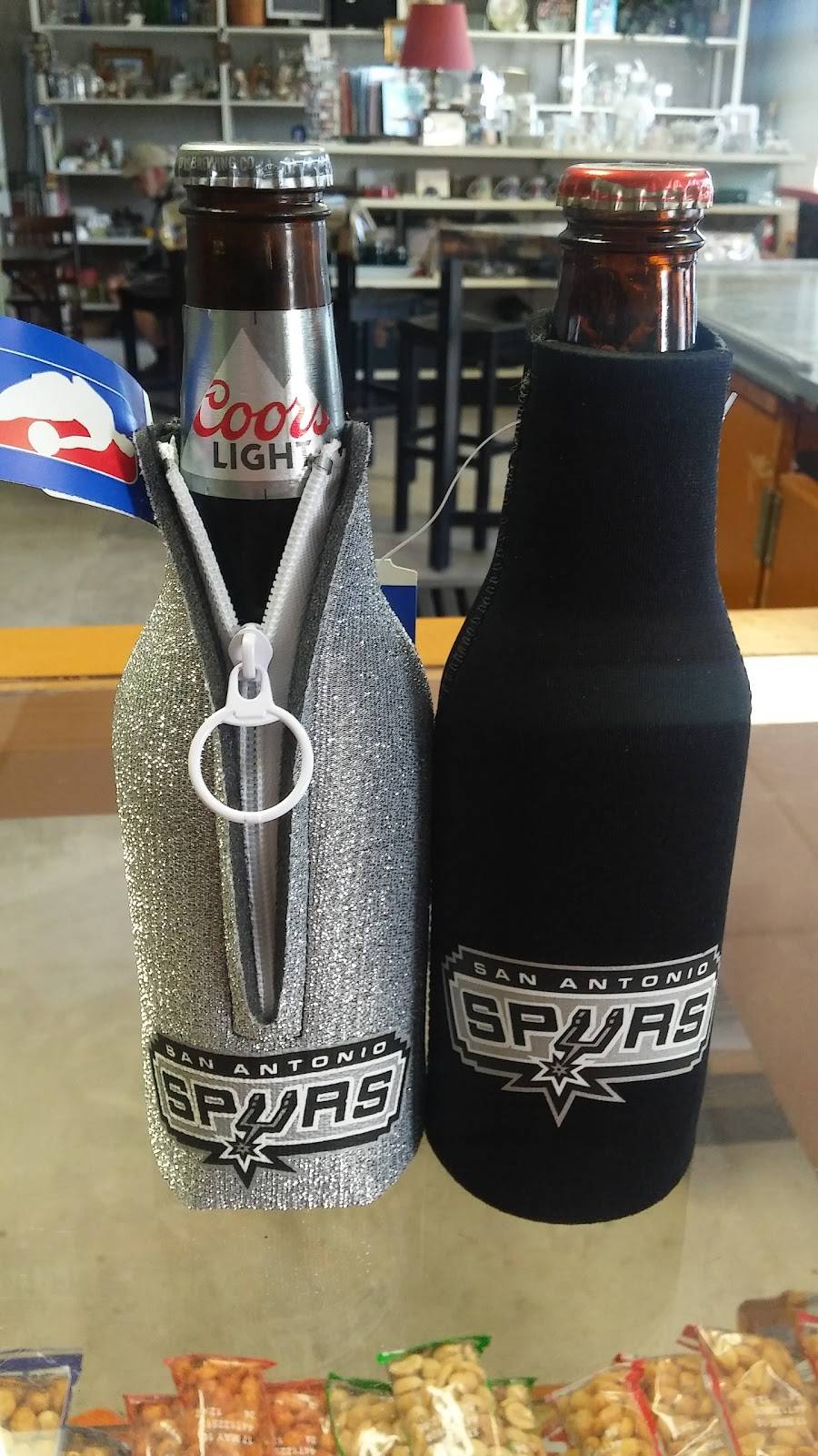 Submarine Dive | restaurant | 3219 Guadalupe St, San Antonio, TX 78207, USA | 2107256425 OR +1 210-725-6425