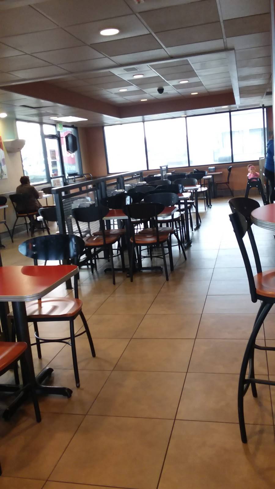 Jack in the Box | restaurant | 12134 Hesperia Rd, Victorville, CA 92392, USA | 7602417479 OR +1 760-241-7479