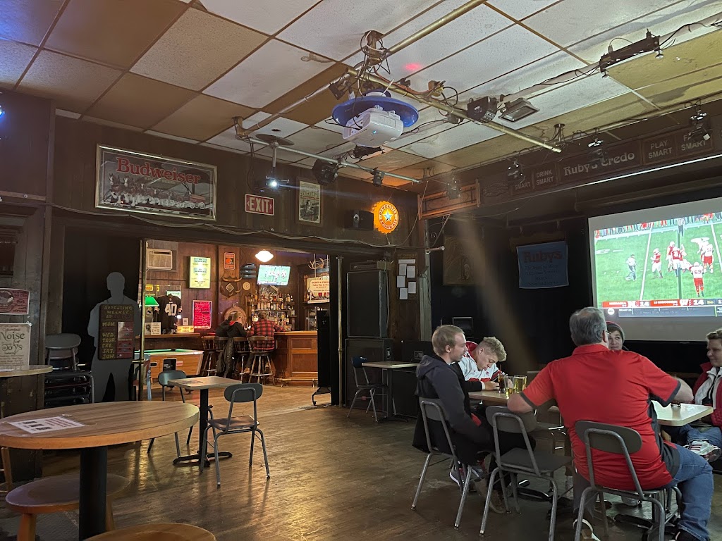 Ruby Tuesday | restaurant | 1978 Summit St, Columbus, OH 43201, USA | 6142918313 OR +1 614-291-8313