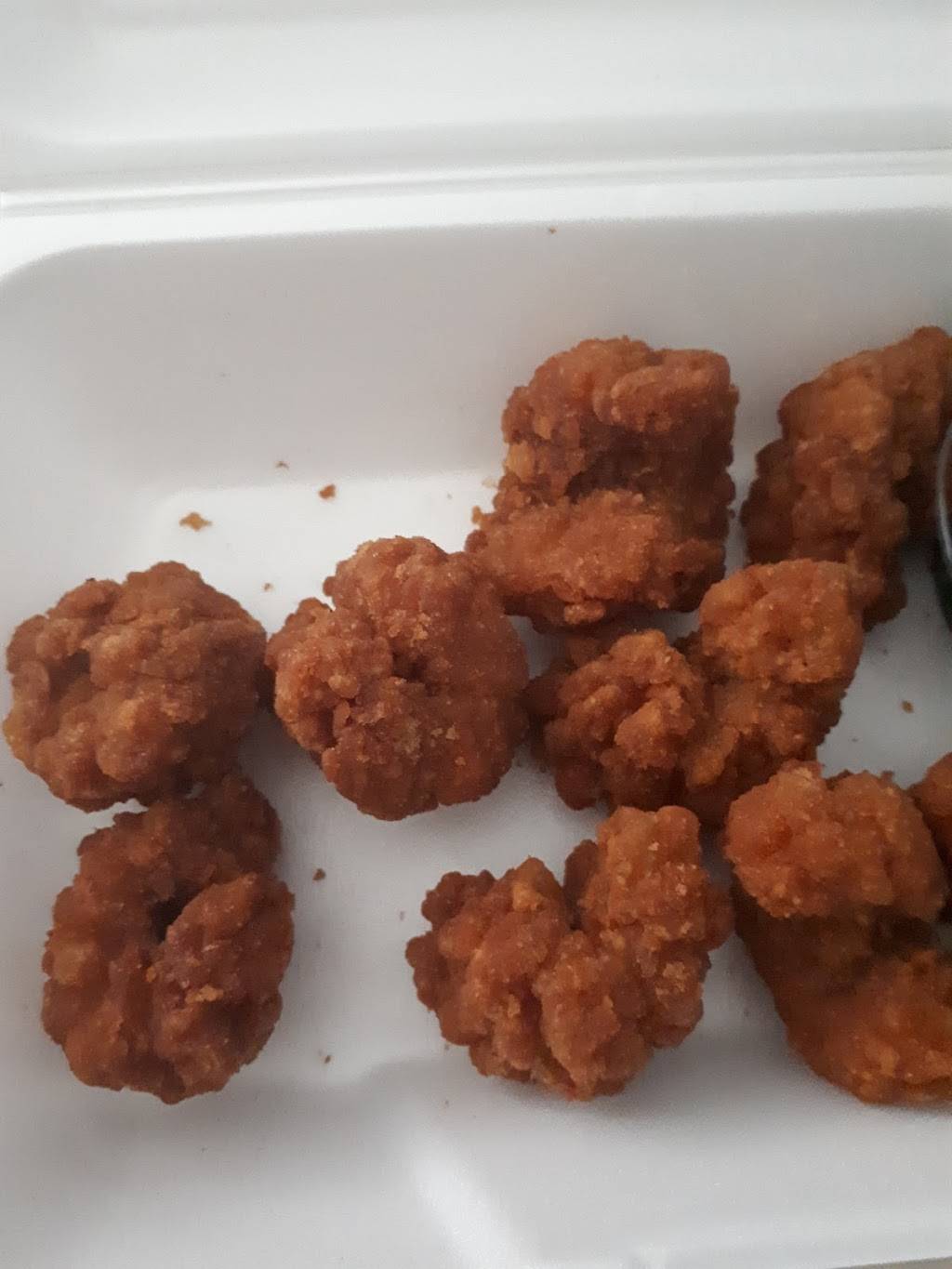 Wild Wing | restaurant | 4141 Dixie Rd, Mississauga, ON L4W 1V5, Canada | 2895212445 OR +1 289-521-2445