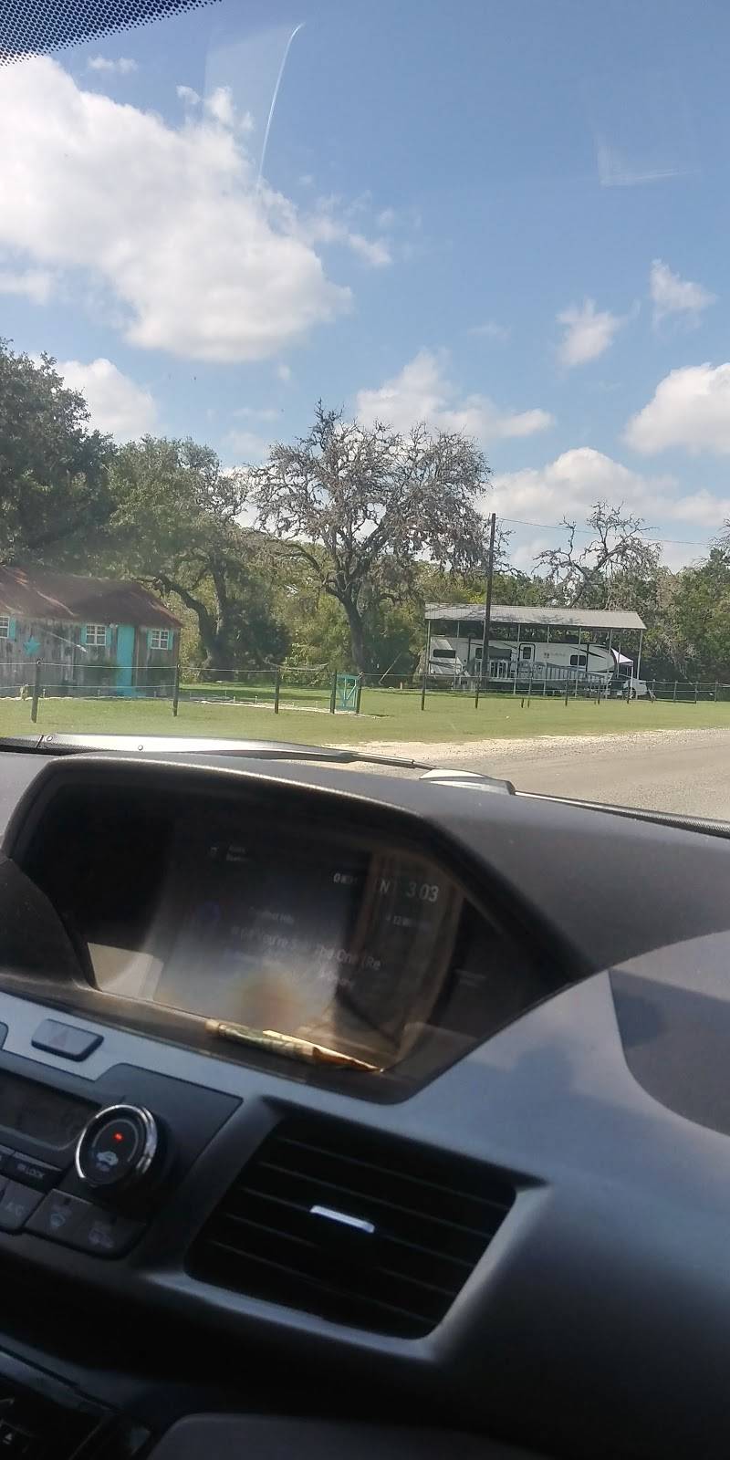 Sisterdale Line | restaurant | 1211 Sisterdale Rd, Boerne, TX 78006, USA | 8303246833 OR +1 830-324-6833