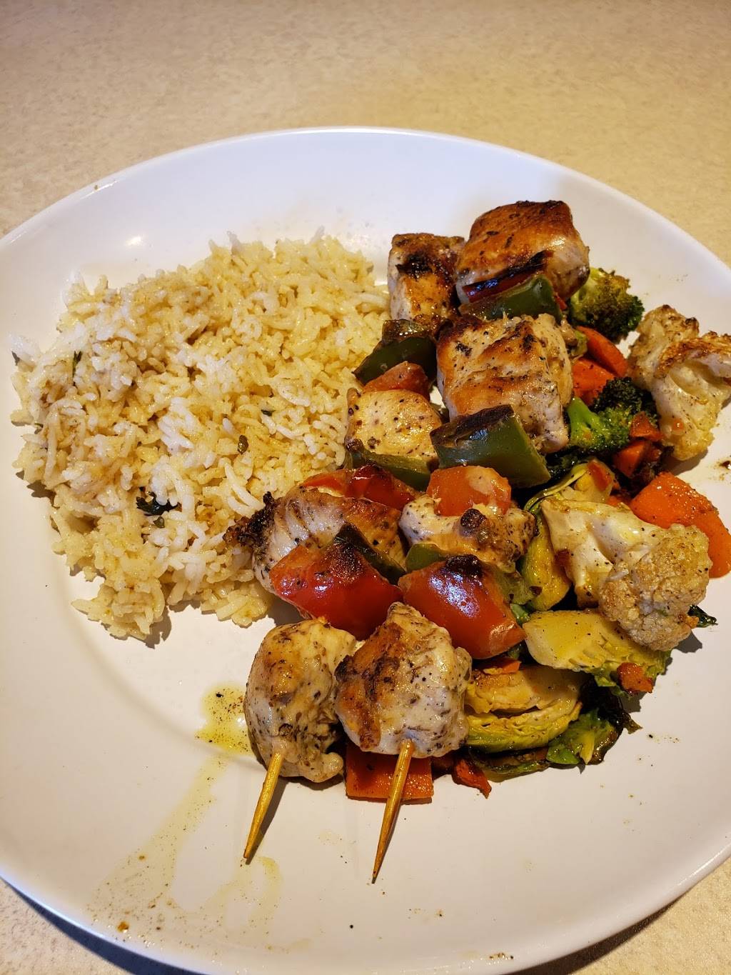 Zoës Kitchen | restaurant | 217 Indian Lake Blvd, Hendersonville, TN 37075, USA | 6153387231 OR +1 615-338-7231