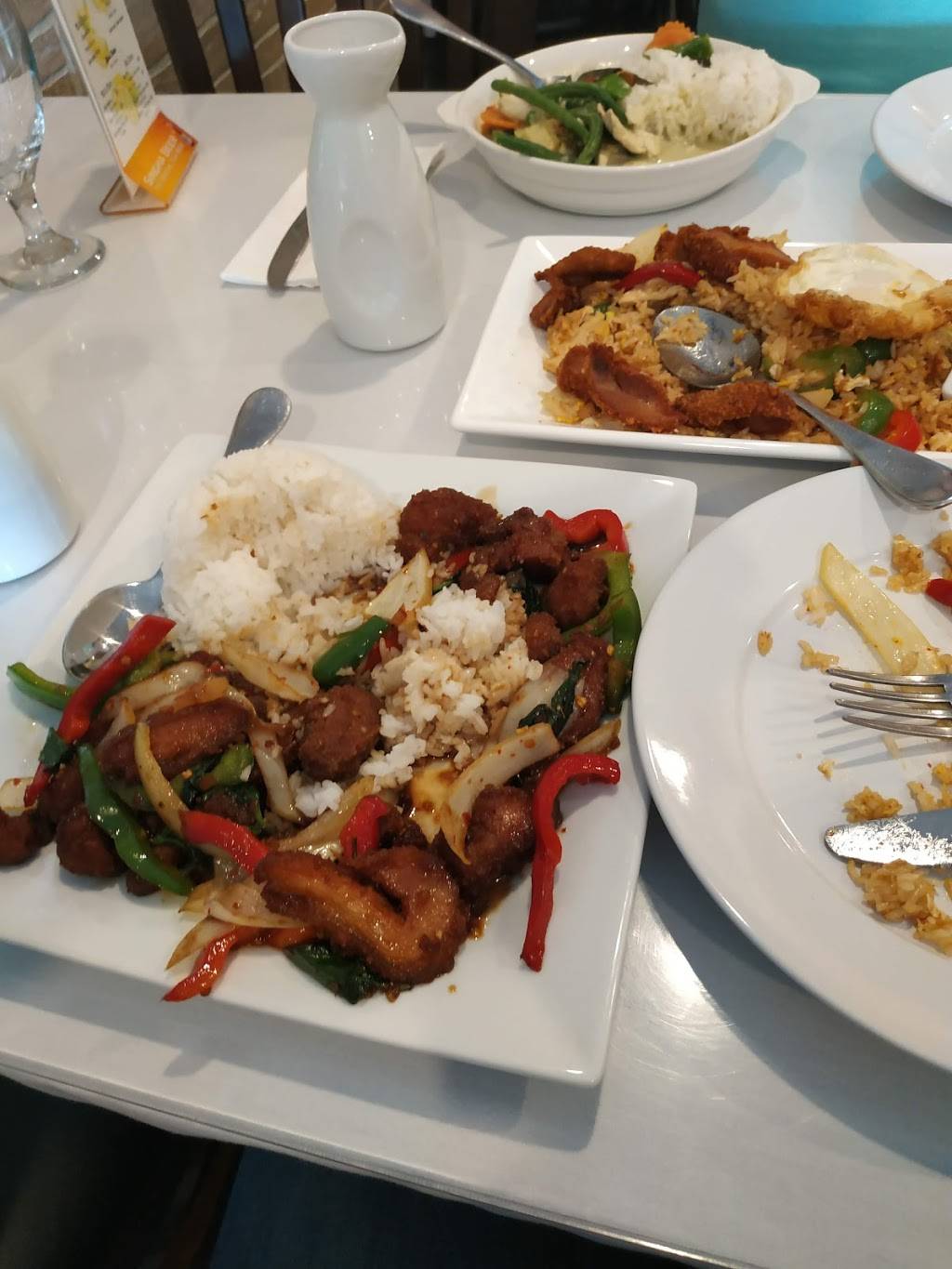 Lemon Thai & Sushi | restaurant | 470 S Main St, Manchester, NH 03102, USA | 6032183879 OR +1 603-218-3879