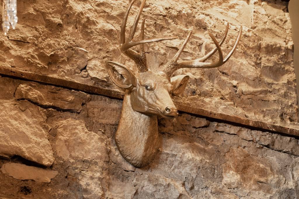 The Lilac League | restaurant | 4 S Park Ave, Lombard, IL 60148, USA | 6303177840 OR +1 630-317-7840