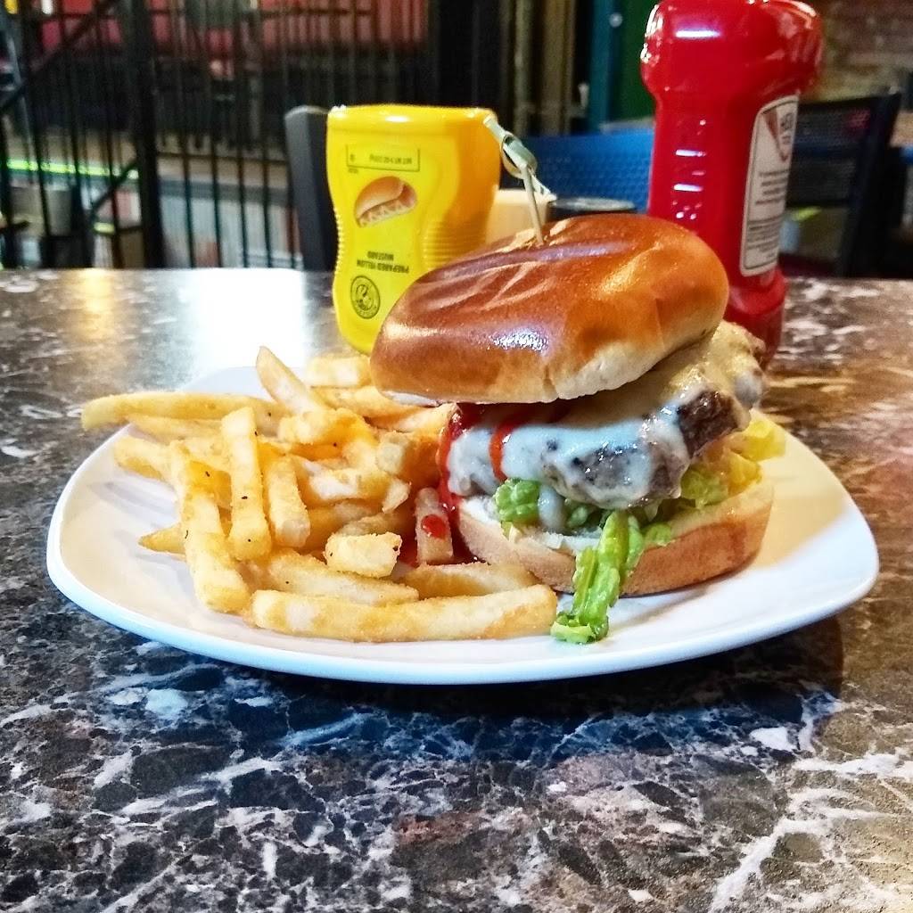 Riverpark Pub and Eatery | restaurant | 2 Main St, Parkville, MO 64152, USA | 8168595352 OR +1 816-859-5352