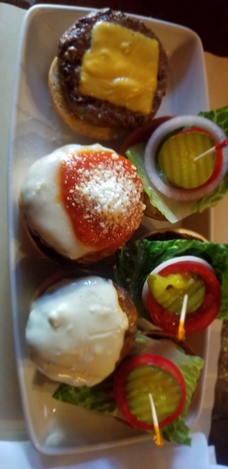 The Watering Hole | restaurant | 106 E 19th St, New York, NY 10003, USA | 2126745783 OR +1 212-674-5783