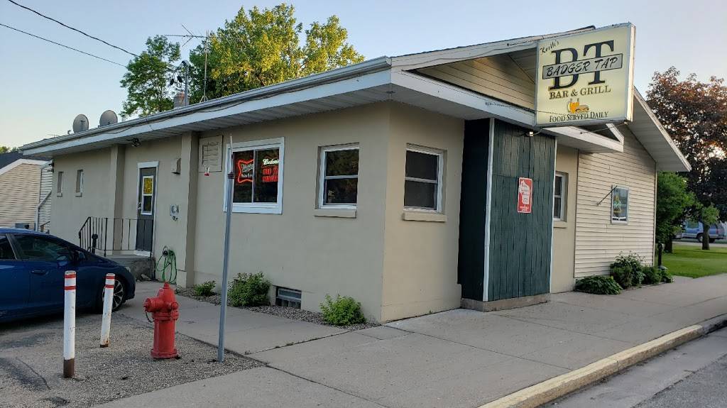 Badger tap | restaurant | 133 E Main St, Embarrass, WI 54933, USA | 7158233047 OR +1 715-823-3047