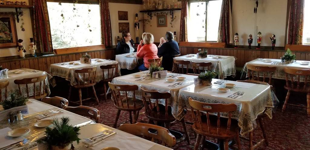 Gasthaus Bavarian Hunter | restaurant | 8390 Lofton Ave N, Stillwater, MN 55082, USA | 6514397128 OR +1 651-439-7128