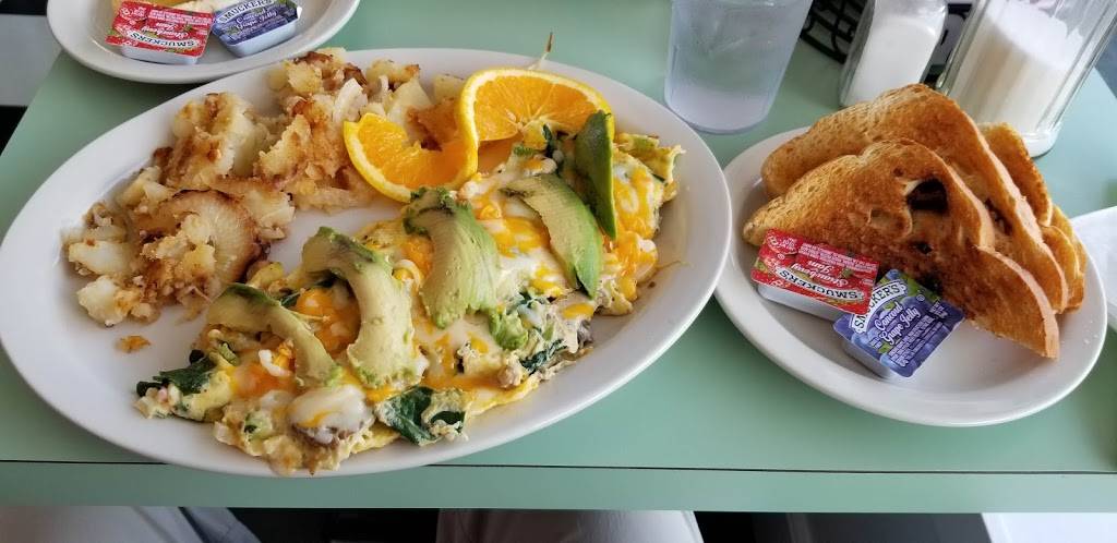 Georges 50S Diner | restaurant | 4390 Atlantic Ave, Long Beach, CA 90807, USA | 5624275979 OR +1 562-427-5979