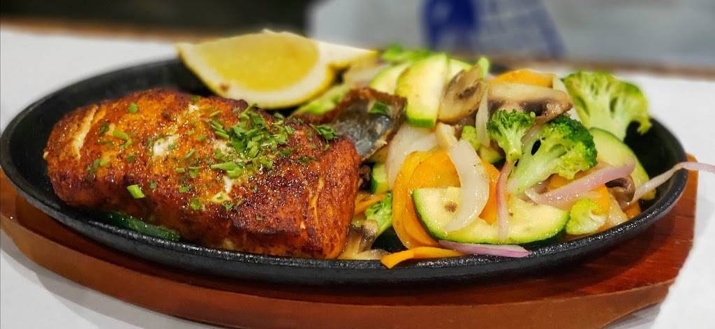 On The Hook | restaurant | 2445 E Imperial Hwy ste m, Brea, CA 92821, USA | 7146715886 OR +1 714-671-5886