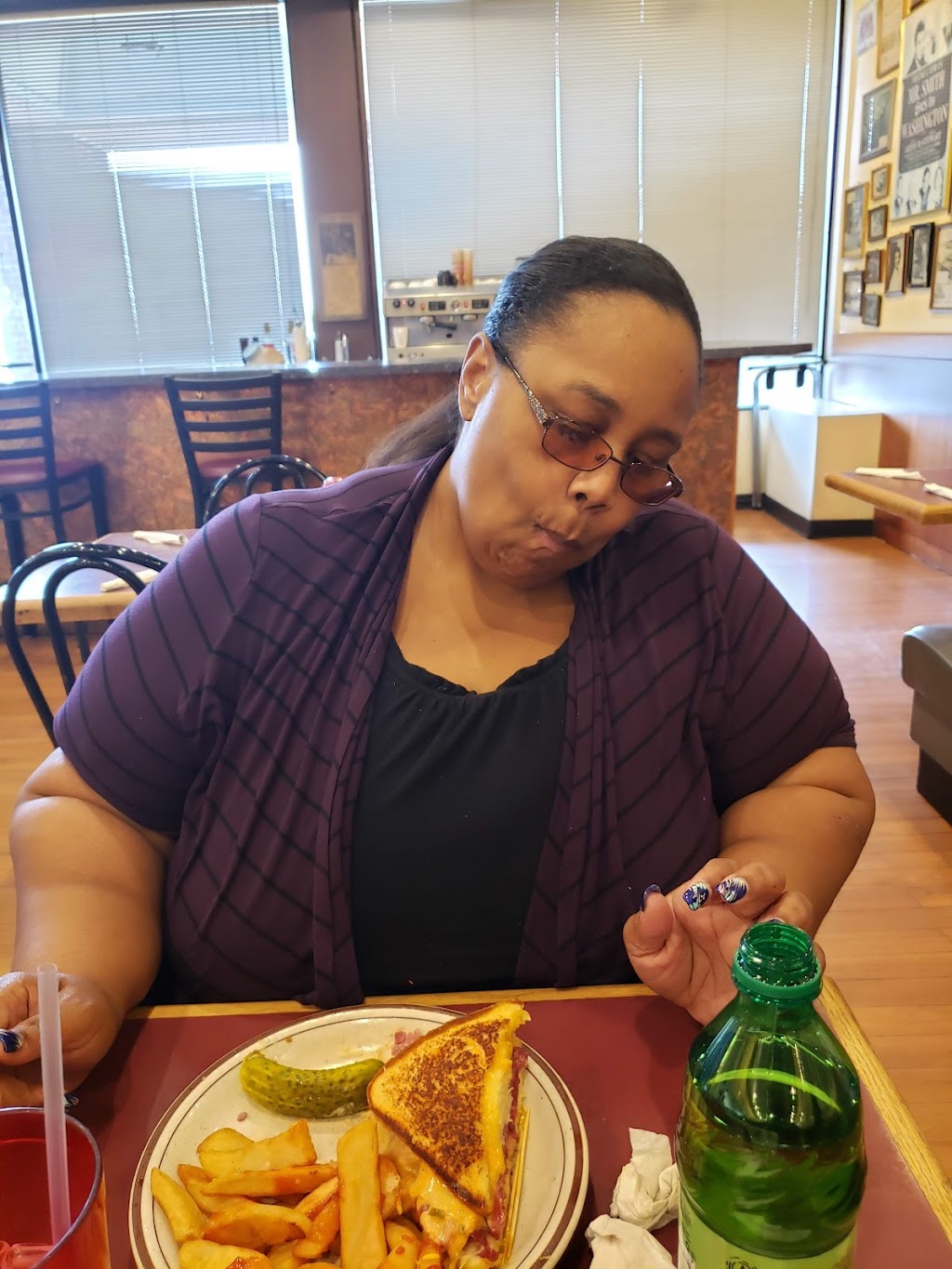 Woodside Deli | restaurant | 13048 Middlebrook Road, Germantown, MD 20874, USA | 3019726812 OR +1 301-972-6812