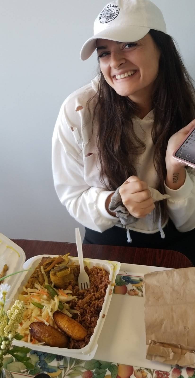 Jackees Jamaican Cafe | restaurant | 16 Middle Country Rd Unit 7, Coram, NY 11727, USA | 6318461977 OR +1 631-846-1977