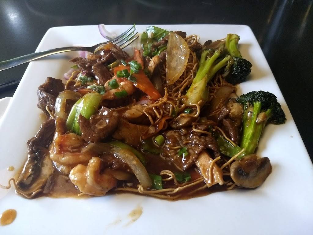 Saigon Restaurant | restaurant | 12100 W Center Rd, Omaha, NE 68144, USA | 4026977000 OR +1 402-697-7000