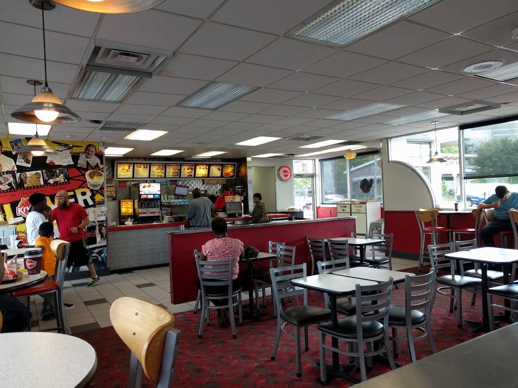 Krystal | meal takeaway | 1717 Charlotte Pike, Nashville, TN 37203, USA | 6153201711 OR +1 615-320-1711