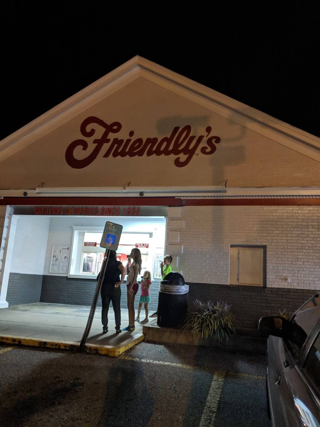 Friendlys | restaurant | 9551 Belair Rd, Nottingham, MD 21236, USA | 4102562120 OR +1 410-256-2120