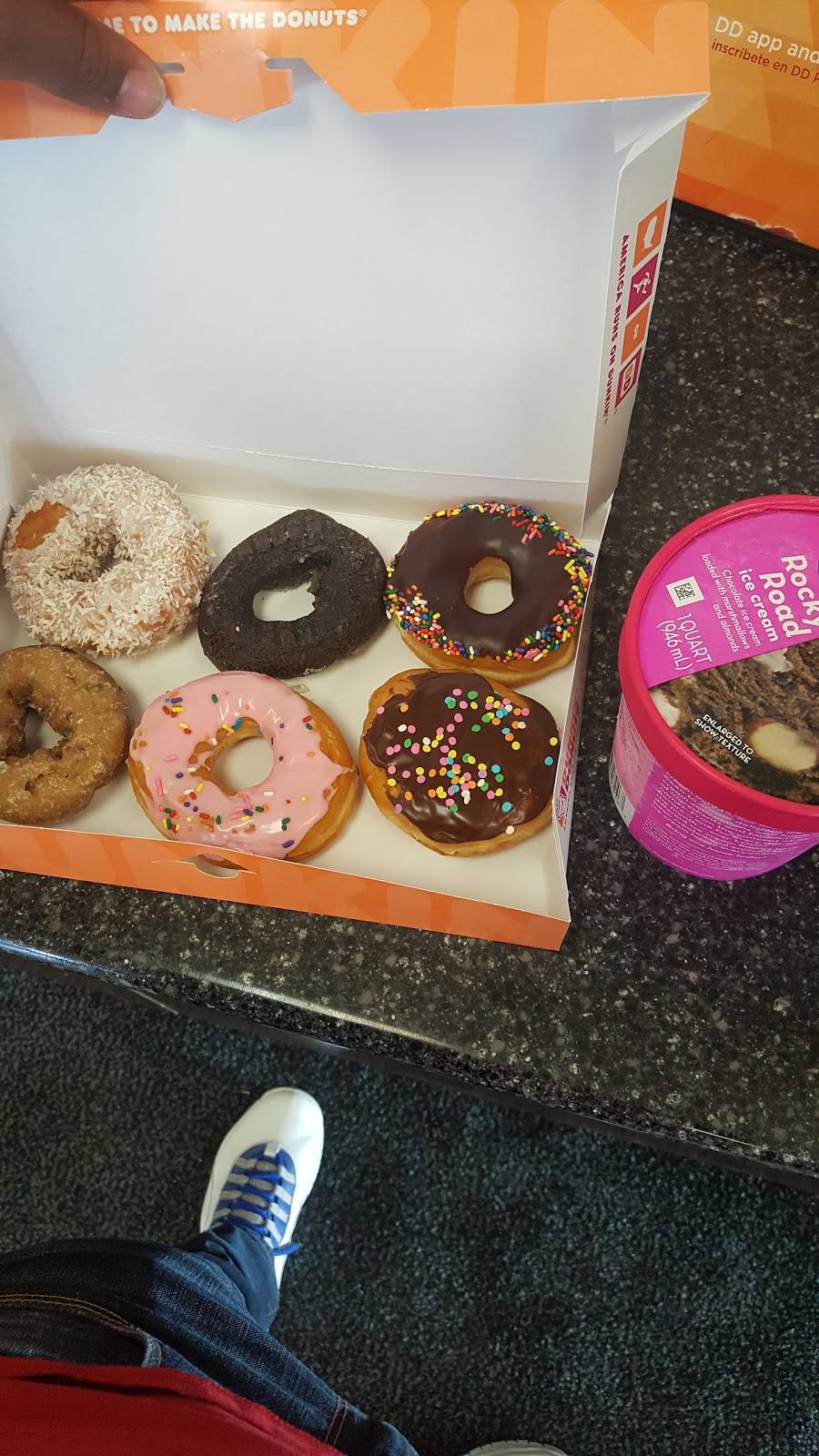 Dunkin Donuts | cafe | 8714 W Hillsborough Ave, Tampa, FL 33615, USA | 8138819894 OR +1 813-881-9894