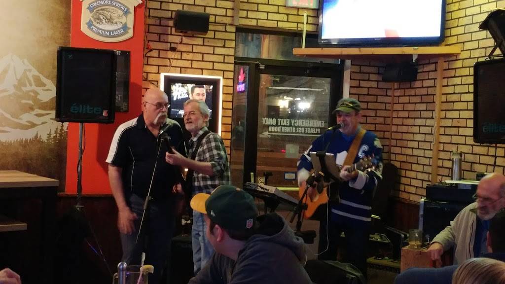 CW Coops Holland Landing | restaurant | 19415 Yonge St, Holland Landing, ON L9N 1L8, Canada | 9057157751 OR +1 905-715-7751