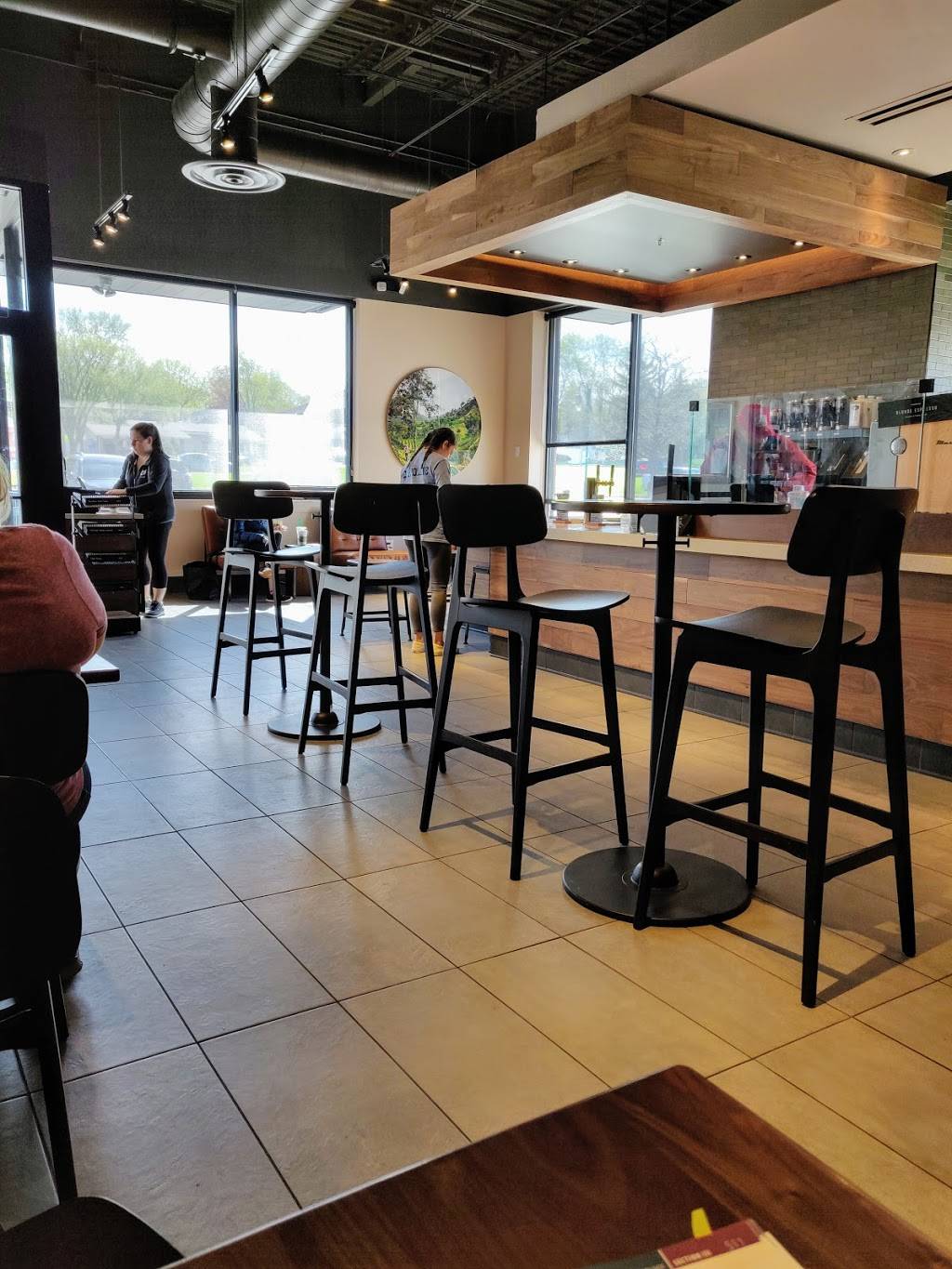 Starbucks | cafe | 6410 IL-53 Ste 100, Woodridge, IL 60517, USA | 3312204867 OR +1 331-220-4867