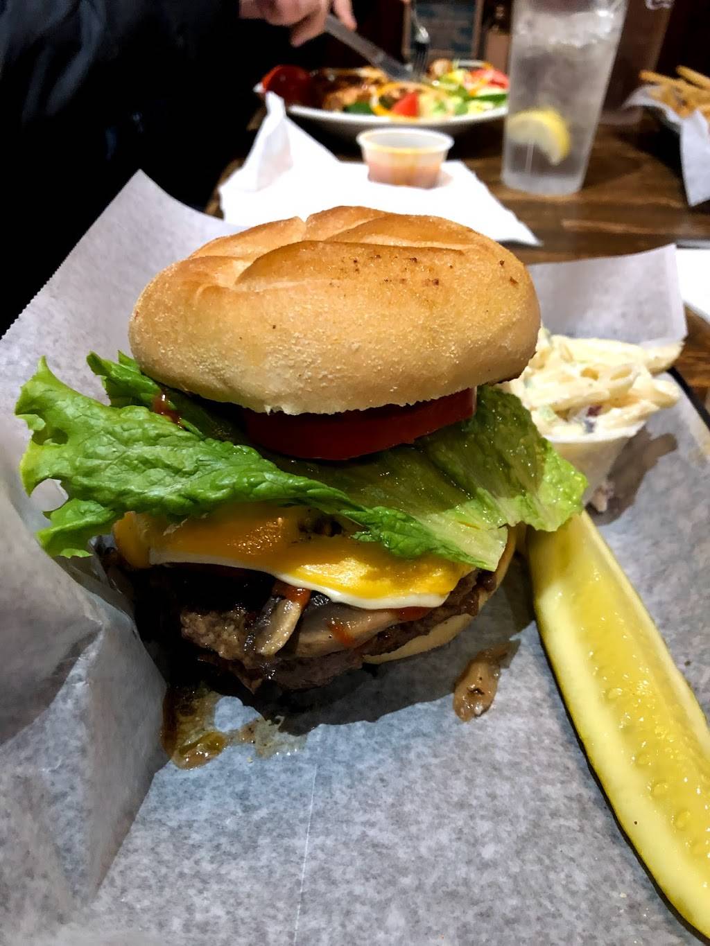 Earle of Sandwich Pub | meal takeaway | 1 N Forest Beach Dr, Hilton Head Island, SC 29928, USA | 8437857767 OR +1 843-785-7767