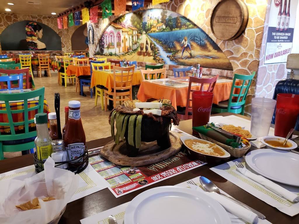 La Tequila | restaurant | 5624 Atlantic Blvd, Maywood, CA 90270, USA | 3237717121 OR +1 323-771-7121