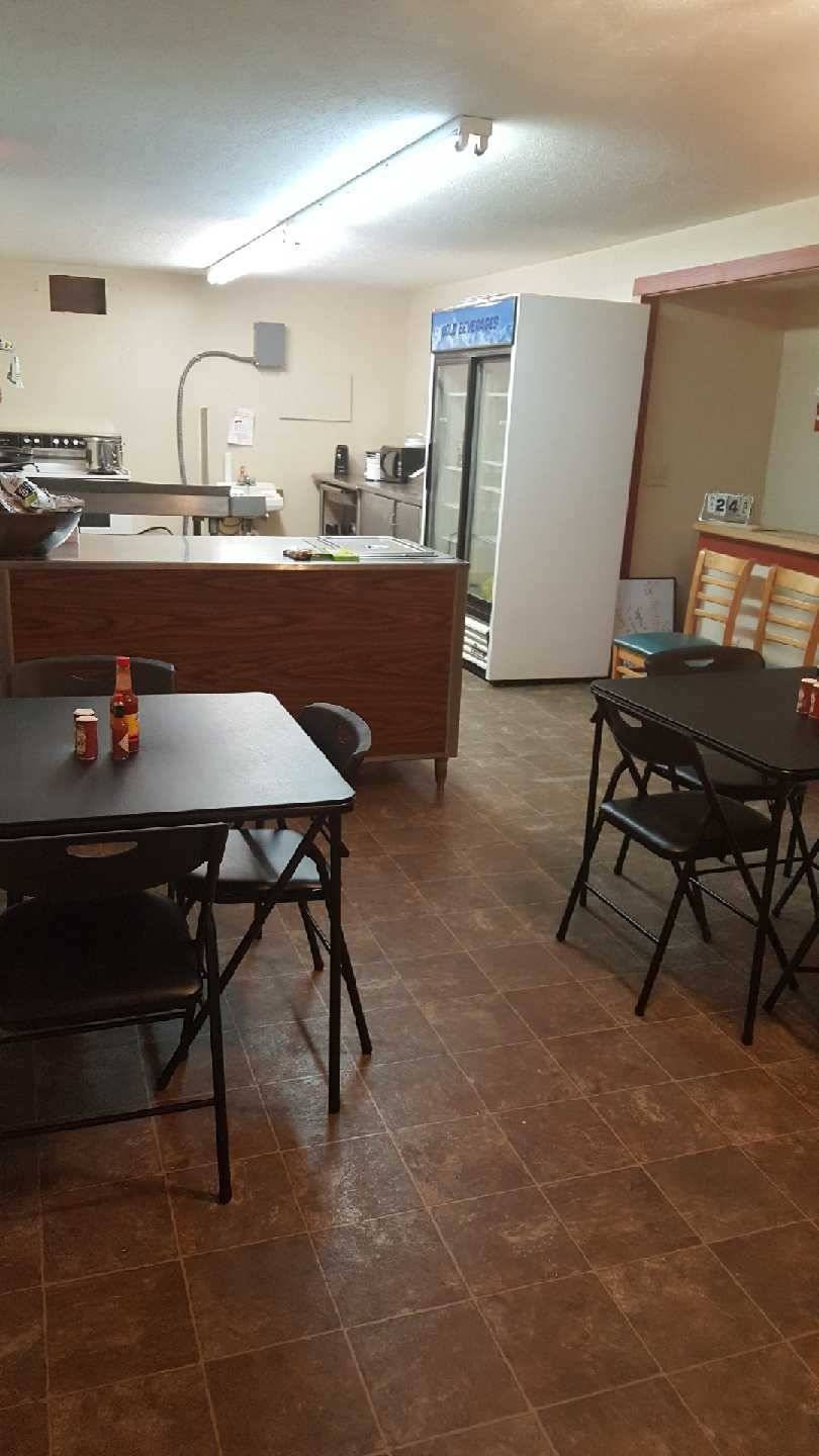 Hot Hawg BBQ | restaurant | 773 Shades Bridge Rd, Greenfield, TN 38230, USA | 7315142392 OR +1 731-514-2392