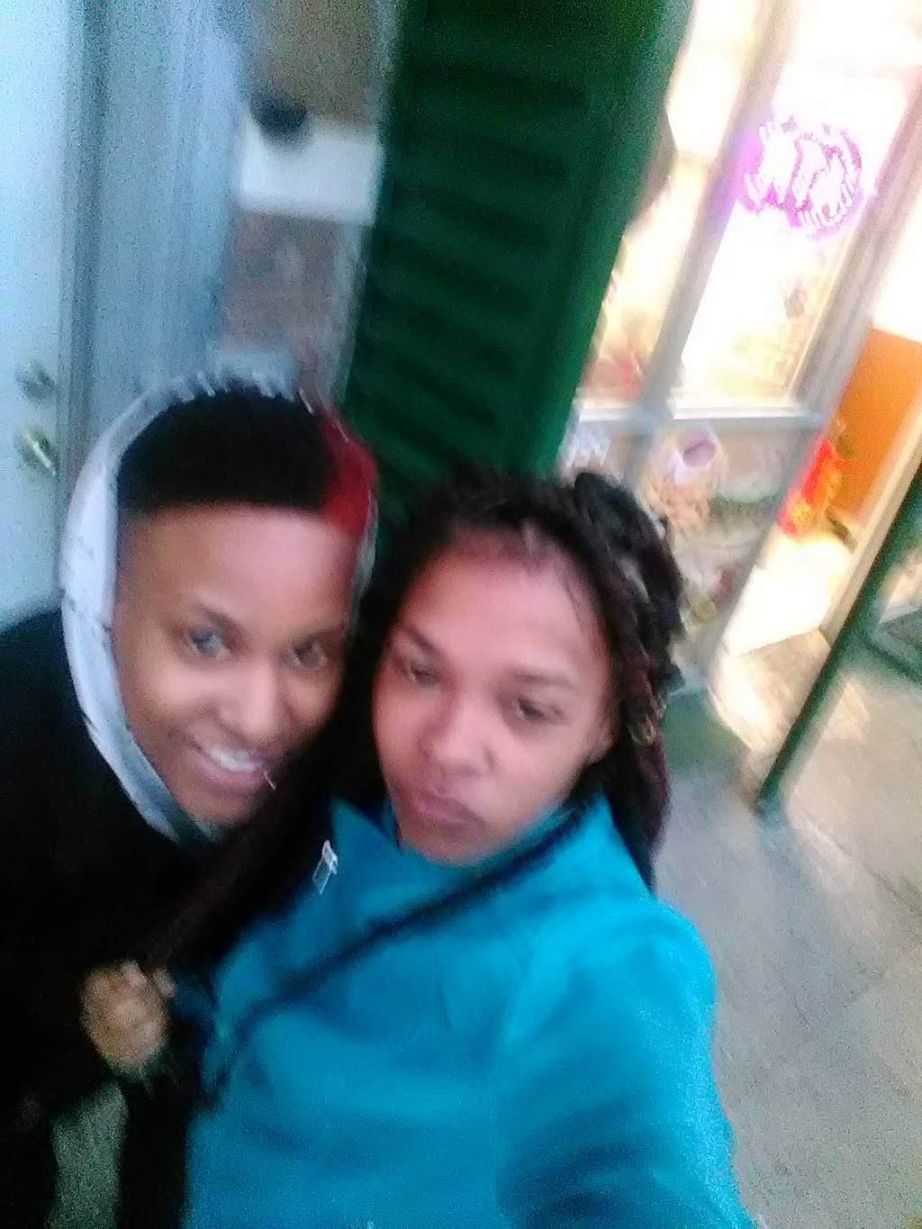 Johnnys Kitchen | meal takeaway | 637 Ocean Ave, Jersey City, NJ 07305, USA | 2013330250 OR +1 201-333-0250