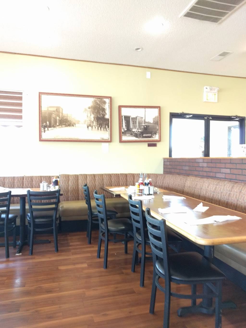 Troy Family Restaurant | restaurant | 307 Bargraves Blvd, Troy, IL 62294, USA | 6186677901 OR +1 618-667-7901