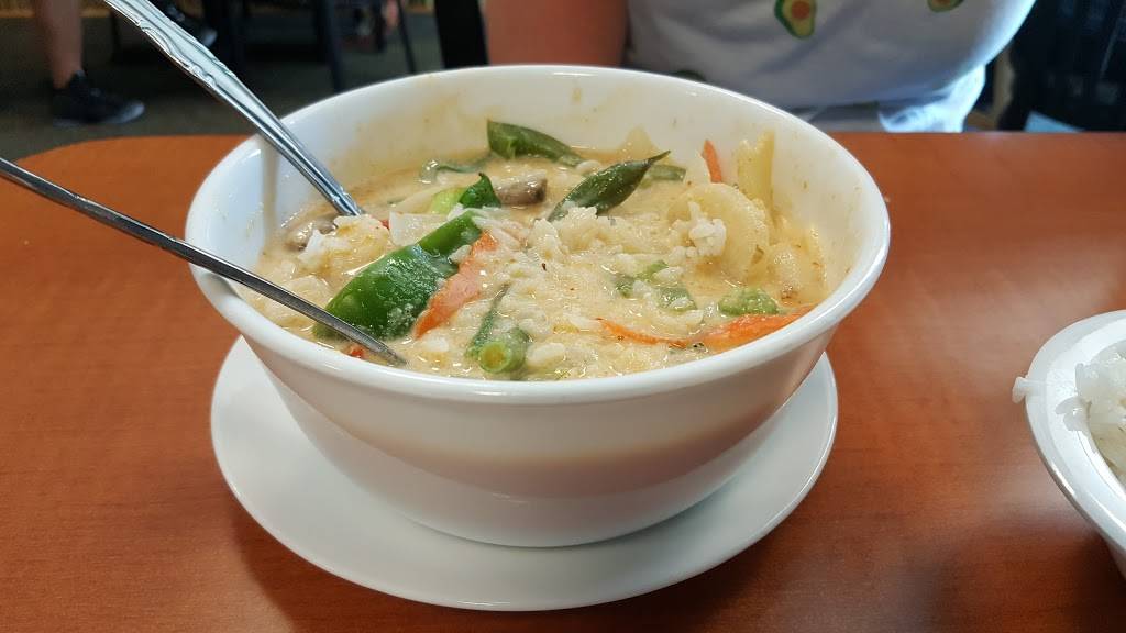 Mamas Thai Cafe | restaurant | 562 N Beacon Blvd, Grand Haven, MI 49417, USA | 6166077368 OR +1 616-607-7368