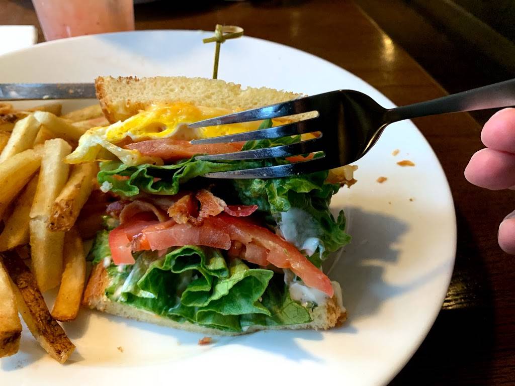 TGI Fridays | restaurant | 13499 US-41, Fort Myers, FL 33907, USA | 2394892401 OR +1 239-489-2401