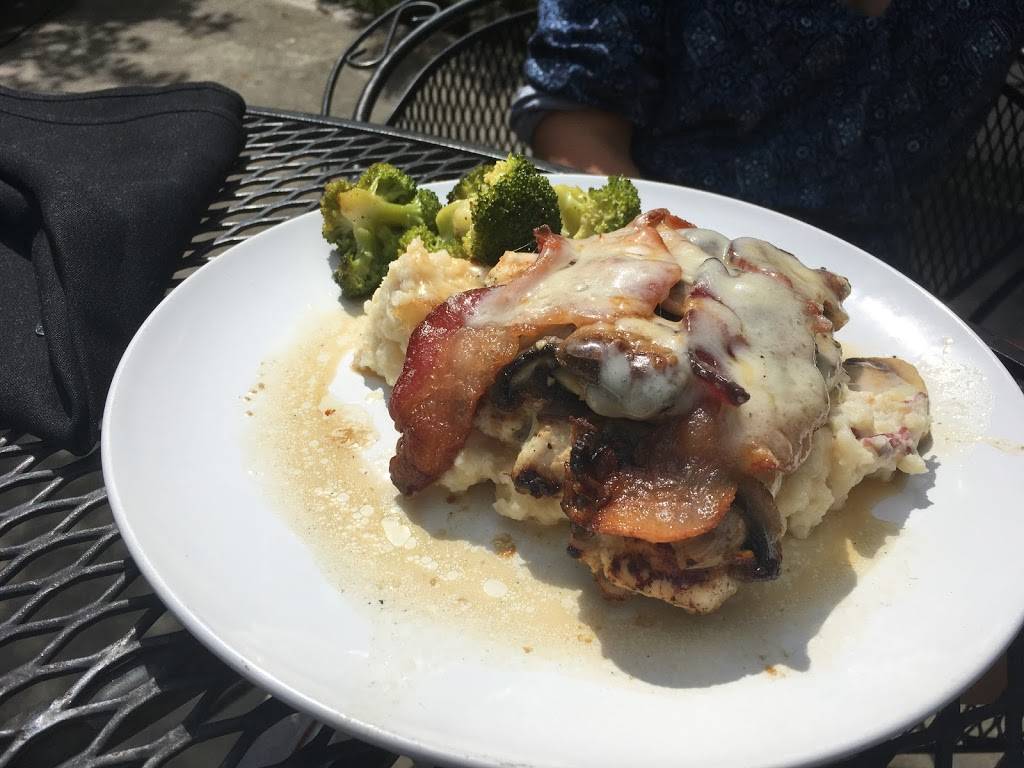 Olde Town Hall Restaurant & Pub | restaurant | 140 S Palmer St, Ridgeway, SC 29130, USA | 8033370389 OR +1 803-337-0389