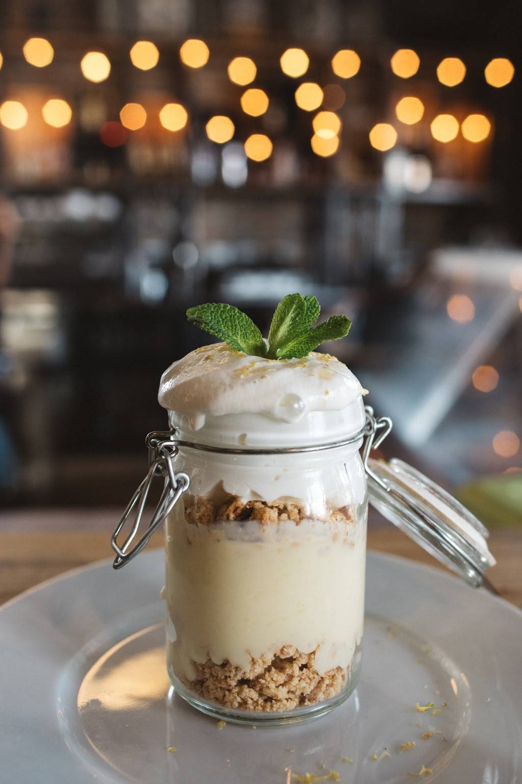 Bistro Cafe Delice | restaurant | 84 Rue Saint Laurent, Beauharnois, QC J6N 2S7, Canada | 4503951103 OR +1 450-395-1103