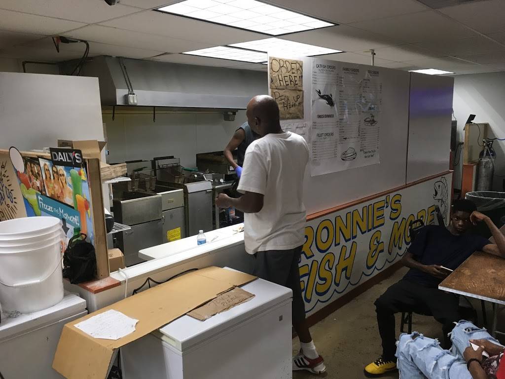 Ronnies Catfish & More | restaurant | 3034 E Illinois Ave, Dallas, TX 75216, USA | 4693990725 OR +1 469-399-0725