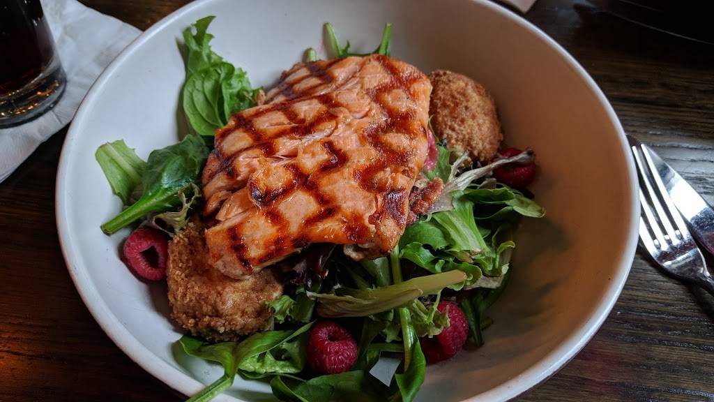 Not Your Average Joes | restaurant | 1845 Fountain Dr, Reston, VA 20190, USA | 5712348200 OR +1 571-234-8200