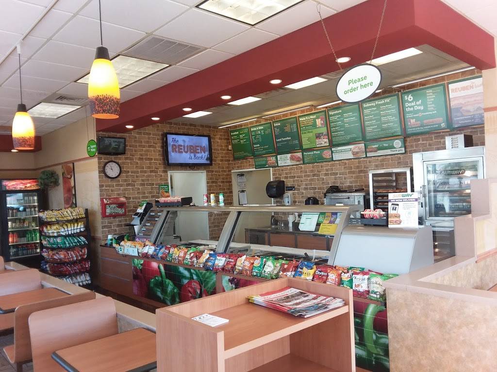 Subway Restaurants | restaurant | 3135 34th St N, St. Petersburg, FL 33713, USA | 7275219900 OR +1 727-521-9900