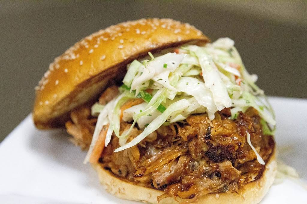 Features Gastropub | restaurant | 9390 Theater Drive, Gibsonton, FL 33534, USA | 8132958469 OR +1 813-295-8469