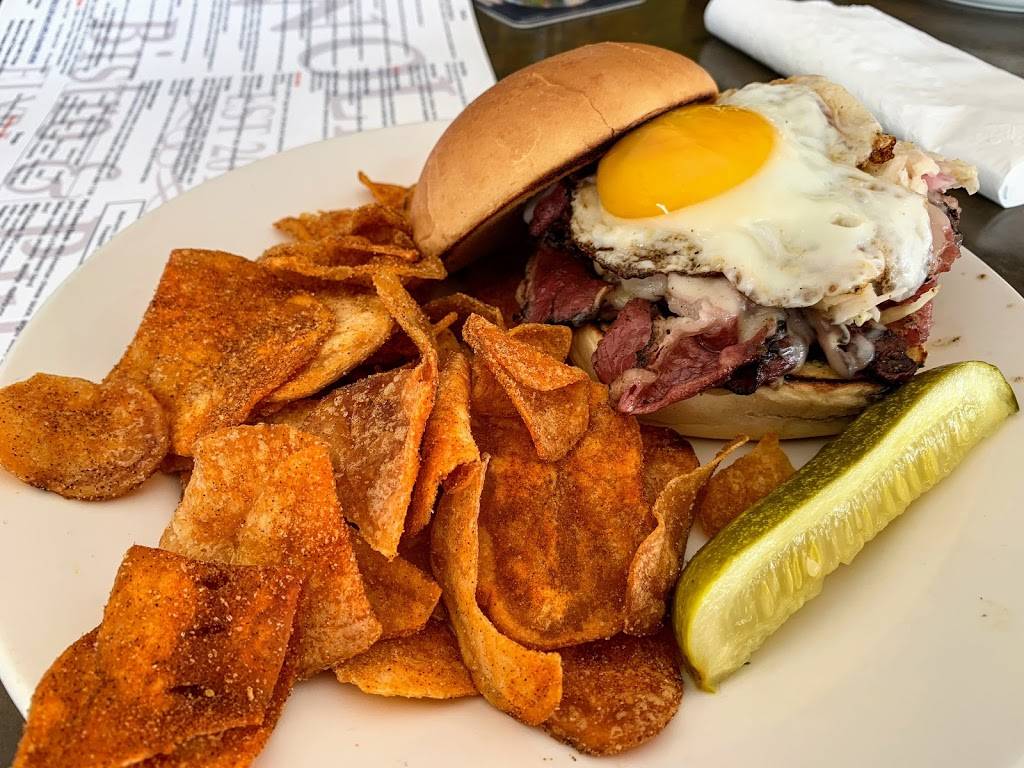 Wolfeys Bistro and Pub | restaurant | 1069 E Broad St, Elyria, OH 44035, USA | 4403659002 OR +1 440-365-9002