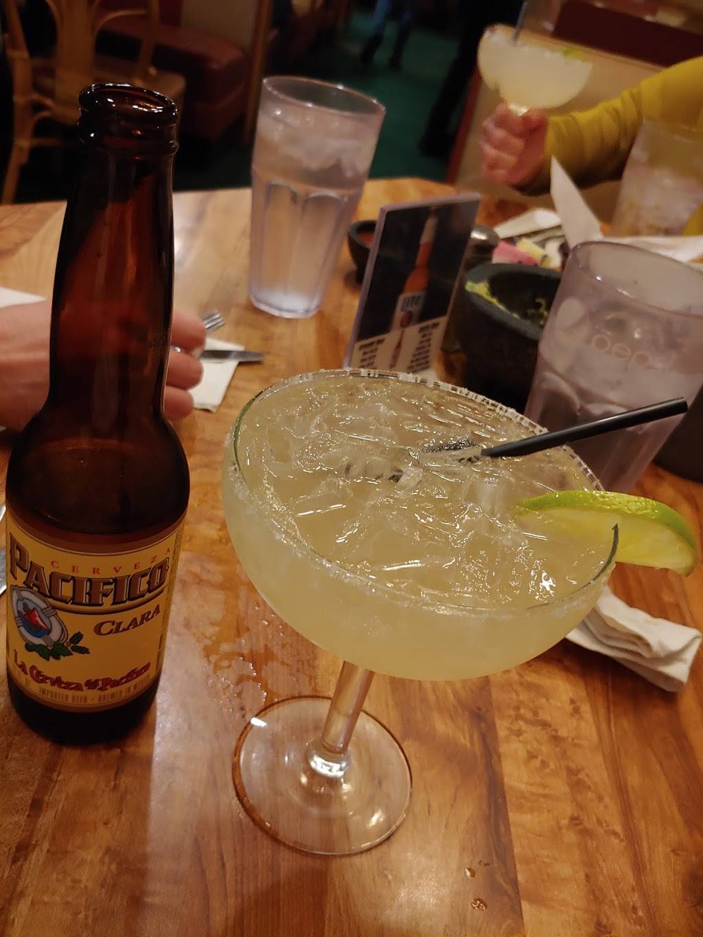 Hacienda Real Southpointe | restaurant | 3130 Pine Lake Rd, Lincoln, NE 68516, USA | 4024230525 OR +1 402-423-0525