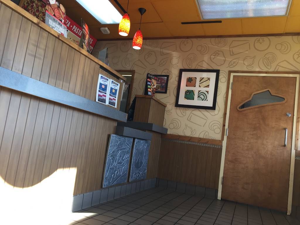 Pizza Hut | restaurant | 985 W Elliot Rd #3, Chandler, AZ 85225, USA | 4807864300 OR +1 480-786-4300