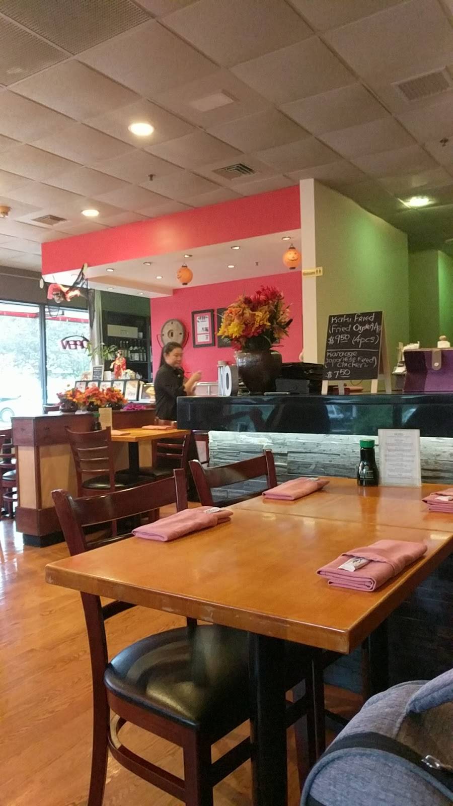 MoMo Sushi | restaurant | 17 Turnpike Square, Milford, CT 06460, USA | 2038777686 OR +1 203-877-7686