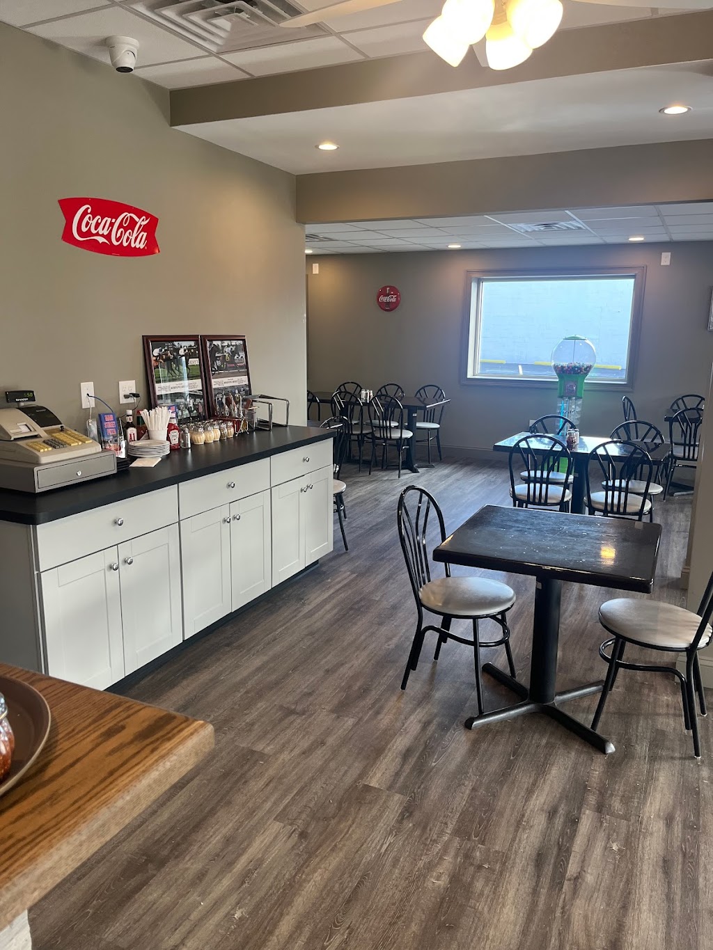 Main Street Pizza | restaurant | 4050 Main St, Bridgeport, CT 06606, USA | 2032961205 OR +1 203-296-1205