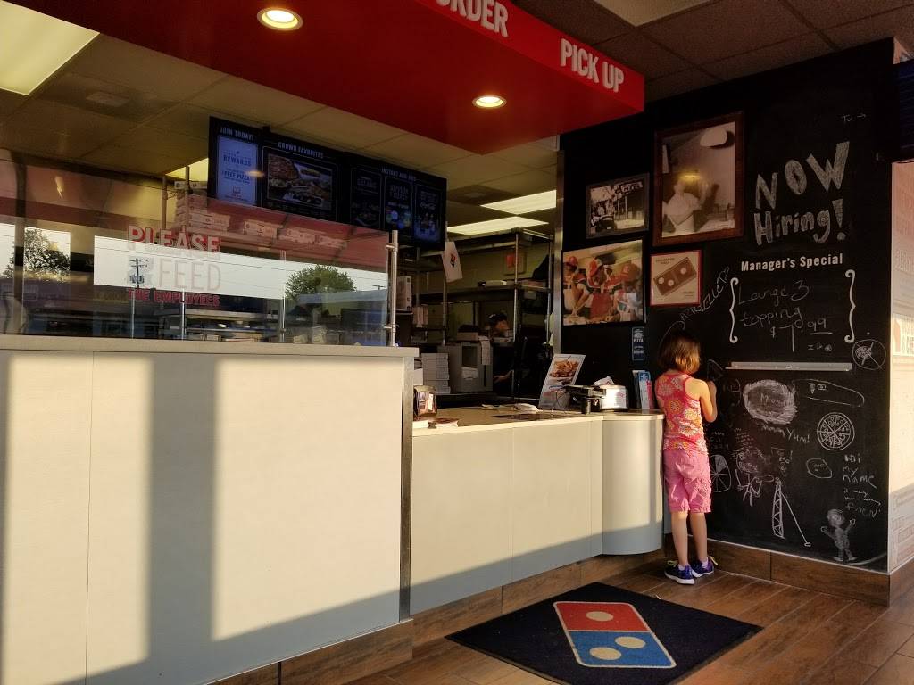 Dominos Pizza | meal delivery | 603 N Miles St, Elizabethtown, KY 42701, USA | 2707695901 OR +1 270-769-5901