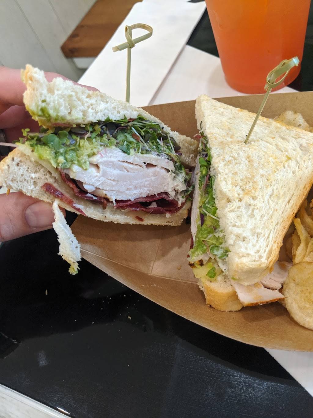 Colins Corner Cafe | restaurant | 138 W 3rd St, Harbor Springs, MI 49740, USA | 2314126061 OR +1 231-412-6061