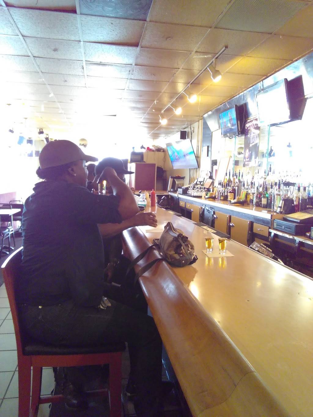 Chitas Nefertiti Bar | restaurant | 15942 West Grand River Avenue, Detroit, MI 48227, USA | 3136469753 OR +1 313-646-9753