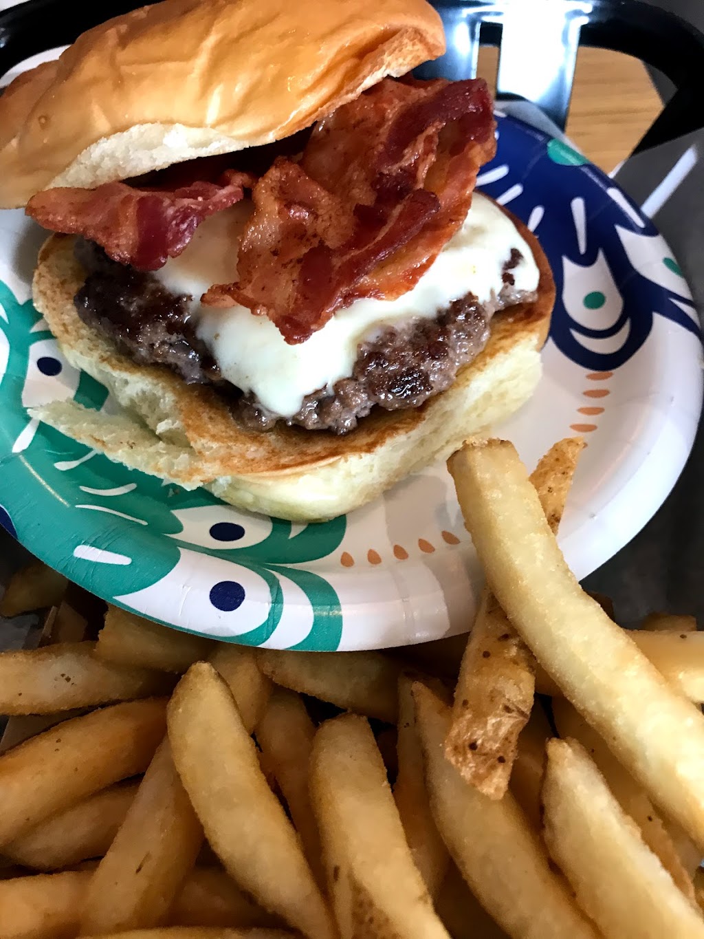 Sure Thing Burger | restaurant | 729 E Valley Rd, Basalt, CO 81621, USA | 9702795418 OR +1 970-279-5418