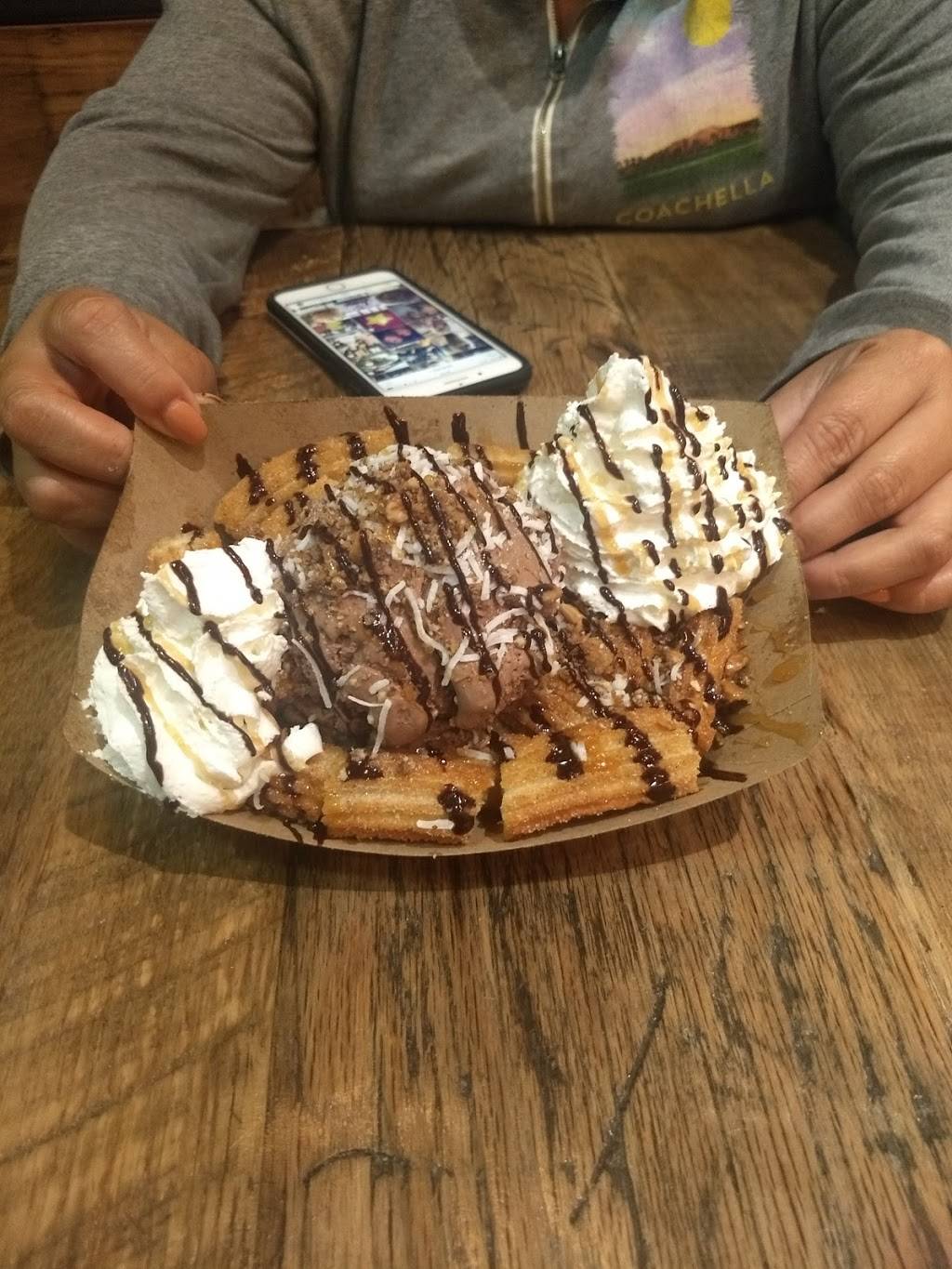 Churroholic | restaurant | 11382 Beach Blvd, Stanton, CA 90680, USA | 7147585188 OR +1 714-758-5188