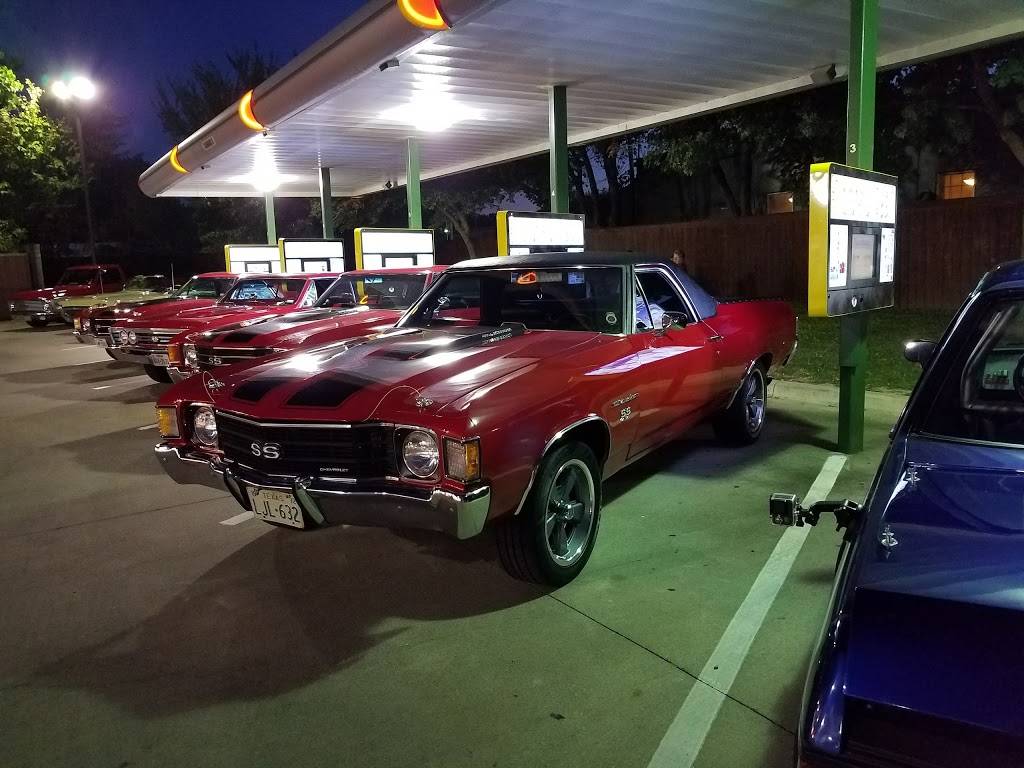 Sonic Drive-In | restaurant | 1310 W Pioneer Dr, Irving, TX 75061, USA | 9722598808 OR +1 972-259-8808