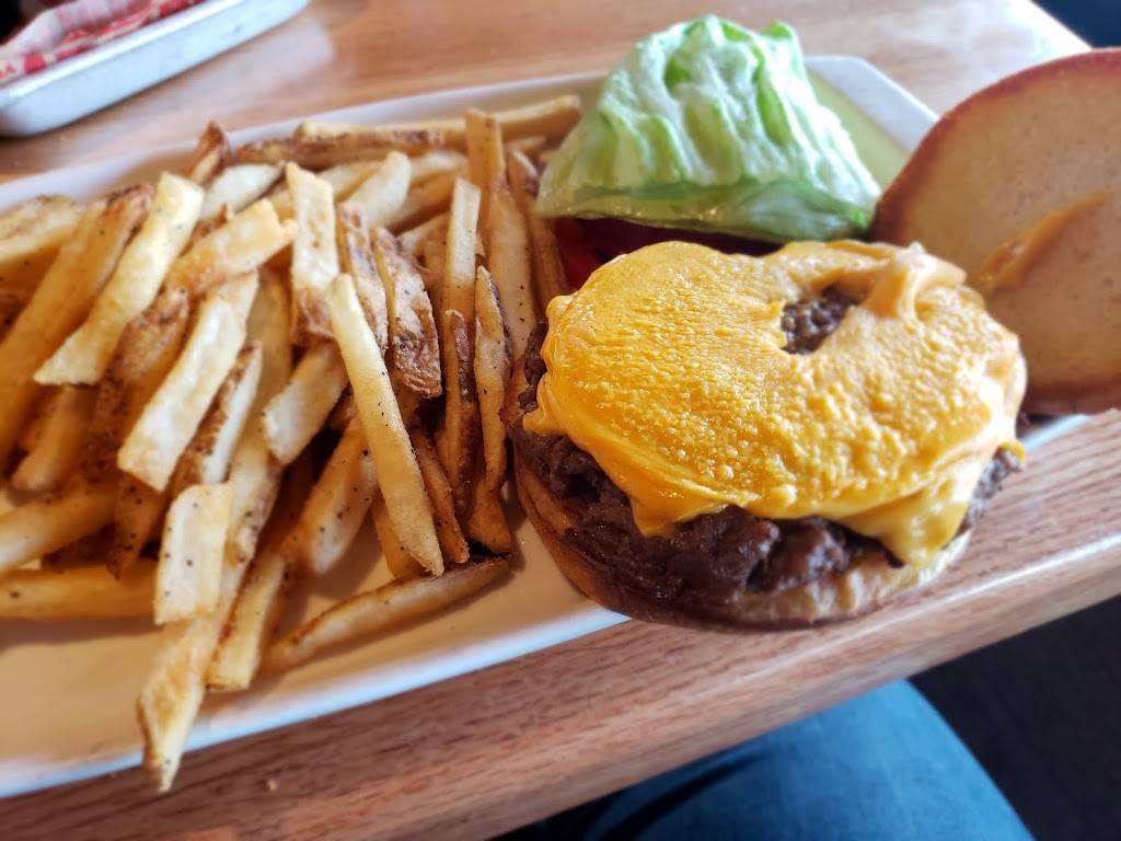 Applebees Grill + Bar | restaurant | 100 W 104th Ave, Northglenn, CO 80234, USA | 3032527422 OR +1 303-252-7422