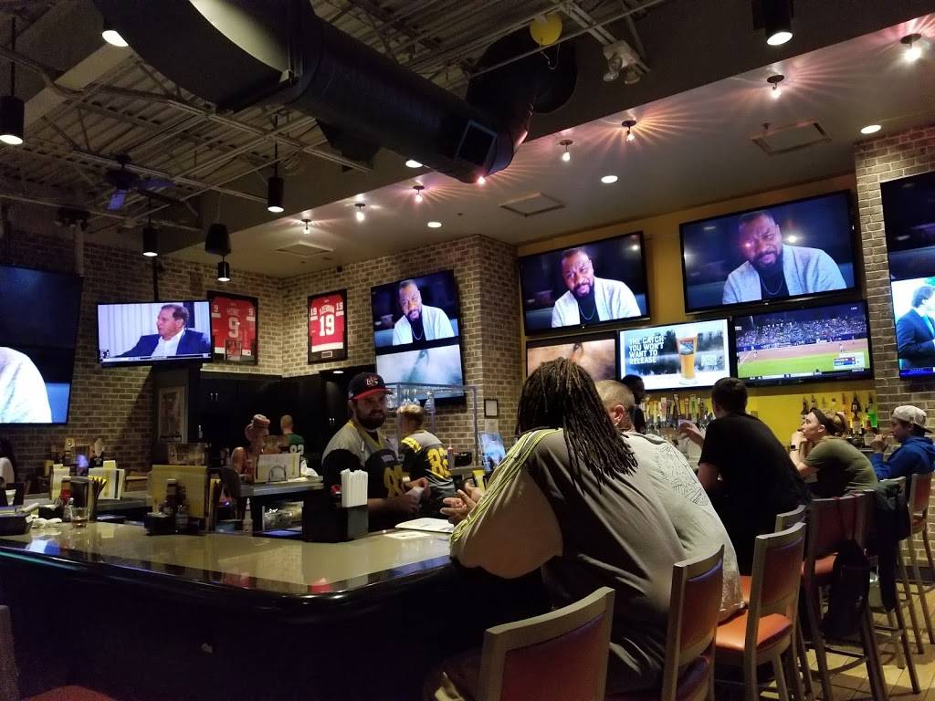 Buffalo Wild Wings | meal takeaway | 216 James L Hart Pkwy Unit 1, Ypsilanti, MI 48197, USA | 7344807410 OR +1 734-480-7410